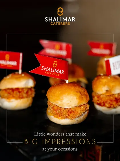 Little wonders that make big impressions at your occasions. Our mini chicken sliders, complete with our branded flag, are a crowd-pleasing option that is both delicious and visually appealing.