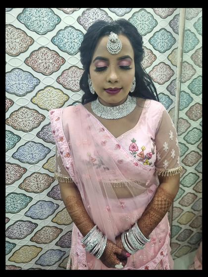 Engagement & Pre-Wedding Glam photo 10