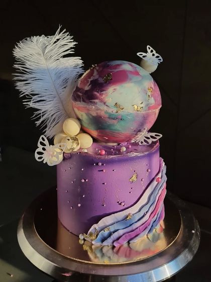 A final look at this gorgeous and unique cake, perfect for a girl's birthday. The combination of colours and textures makes it truly special.