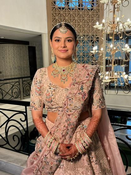 Rashi looking confident and beautiful. The soft makeup look is perfect for a bride who wants to feel like herself.