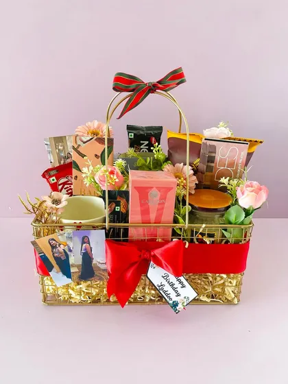 Birthdays deserve a touch of elegance. This bespoke gold metallic hamper is filled with a curated selection of treats and gifts, all personalized to create the perfect birthday surprise.