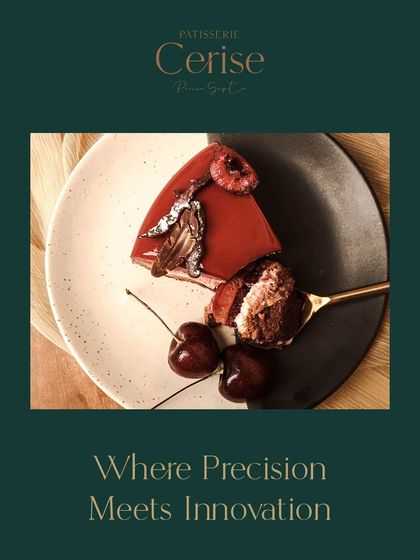 Where precision meets innovation. I love creating unique, customised entremets for you and your loved ones.