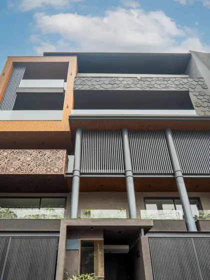 Another view of the DLF Phase 1 project, showcasing the blend of form and function. The MS columns add strength and character, while the jali introduces a beautiful play of light and shadow.