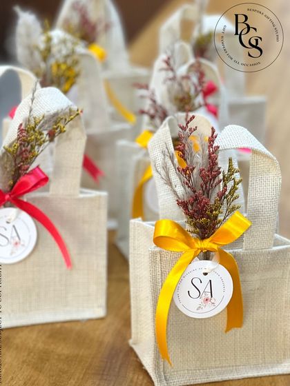 Return Favours & Small Gifts photo 3