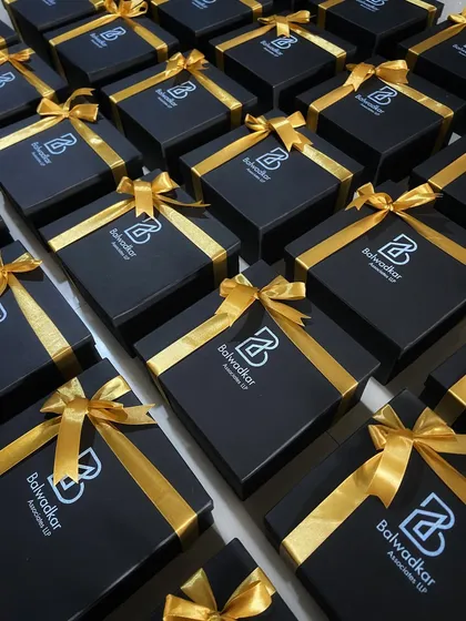 We excel at managing large-scale orders without compromising on quality. Here is a look at a bulk order for Balwadkar Associates LLP, with each gift box elegantly branded and hand-tied, ready to make a lasting impression.