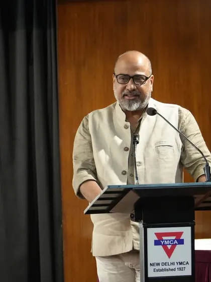 An alumnus and senior journalist shares his industry journey and wisdom with our new students, reminding them that great careers start right here.