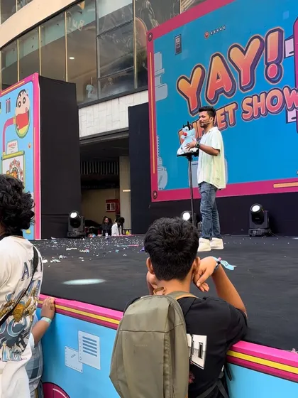 Performing my puppet show for the kids at the Sony Yay event.