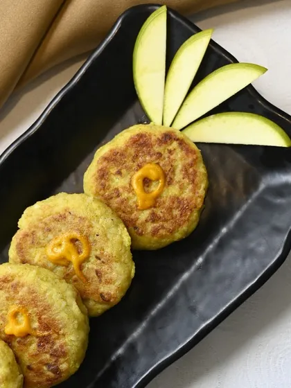 Embrace the flavors of summer with our Khatti Meethi Seekh Kebab, a tangy and sweet kebab from our special mango menu.
