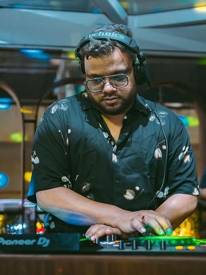 Digvijay Singh Thakur - DJ Services for Events & Parties Shor Bazaar: The Live Experience photo 14