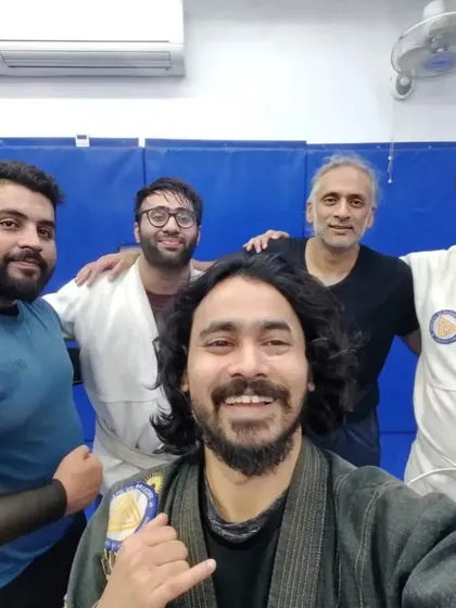 A snapshot with some of our senior members and beginners, all learning from each other.