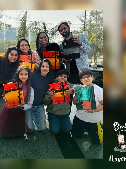 Just thankful for a November full of color, creativity, and wonderful people. A group shot from one of our outdoor workshops.