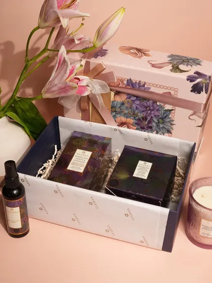 A curated selection from our extensive product portfolio, showcasing the diverse range of fragrances, colors, and designs we offer. Each image highlights the beauty and versatility of our candles, diffusers, and gift sets.
