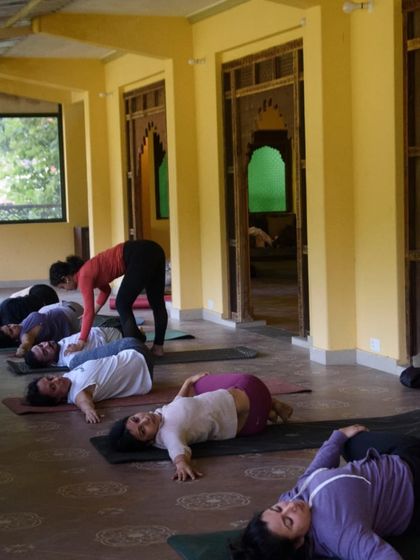 A moment of gentle twisting to close our practice. These restorative poses are essential for cooling down the body and calming the nervous system after an active session.