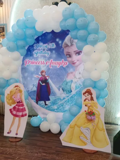 Our Frozen theme setup is perfect for restaurant and hall parties, transforming any space into a magical kingdom.