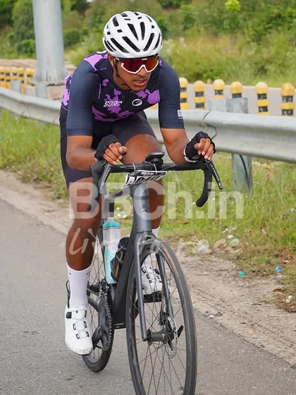 A solo rider pushes on, fully focused on their performance. Our races welcome individual riders as well as those who are part of a team.
