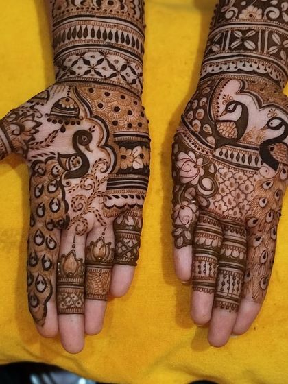 Intricate Bridal & Engagement Mehandi photo 5