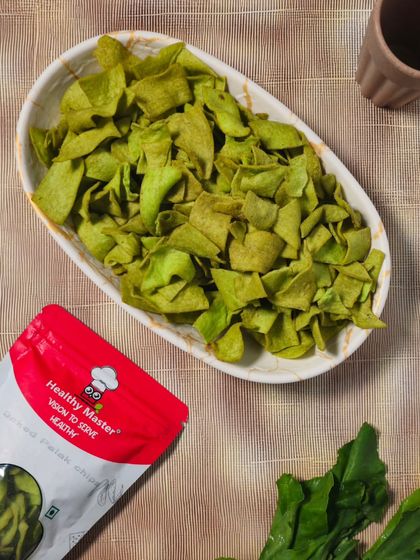 Our Baked Palak Chips are packed with spinach, protein, and iron. They are the ultimate guilt free alternative to fried snacks for your office cravings or anytime munching.