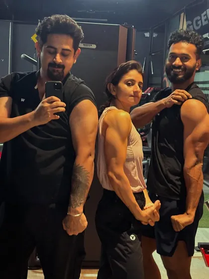 Muscles run in the family! A gym session with my brother and my husband. It's always a good time when we can train together.