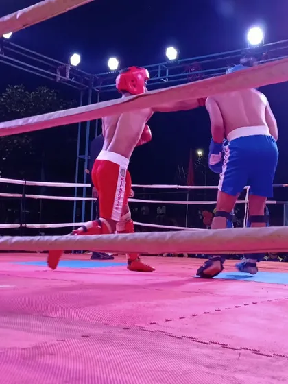 A powerful punch from our fighter in the red corner during the semi-final.