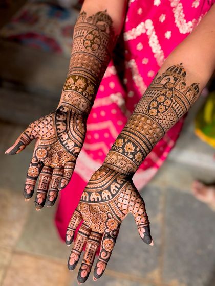 Mitali - Mehendi for Special Occasions Exquisite Bridal Mehendi photo 42
