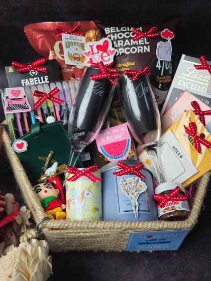 Arch - Personalized Merchandise Gift Hampers for Every Occasion photo 24