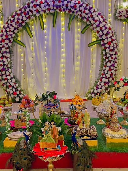 Siri - Custom Gift Hampers & Return Gifts Grand Event Displays photo 32