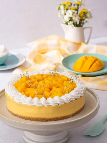 I created this Mango Mousse Cake to be a celebration of summer. It’s light, airy, and made with fresh, sweet mangoes, all resting on a delicate biscuit base. A truly refreshing seasonal dessert.