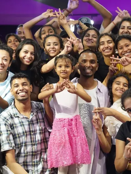 The joy of learning from the best. A group photo with our guest instructor.