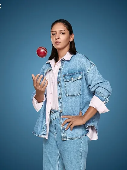 For this campaign with Indian cricket captain Harmanpreet Kaur, the goal was a clean, strong, and camera-ready look. I focused on natural-looking skin and subtle definition to highlight her features for this CREX ad, ensuring she looked confident and polished.