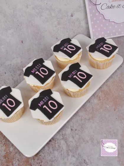 Another shot of the Messi jersey cupcakes.