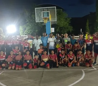 Another group photo with the players and staff of SKM Basketball Academy, celebrating a successful collaboration.