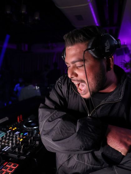 Behind the Decks: The Art of the Mix photo 10