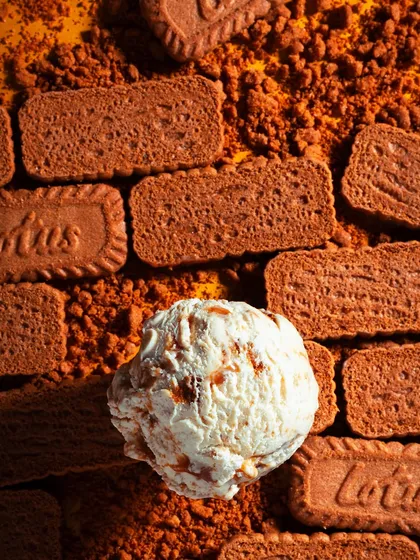 Biscoff is a trend that's here to stay. This flatlay surrounds a scoop of ice cream with Lotus biscuits, creating a powerful visual link to the popular flavor.