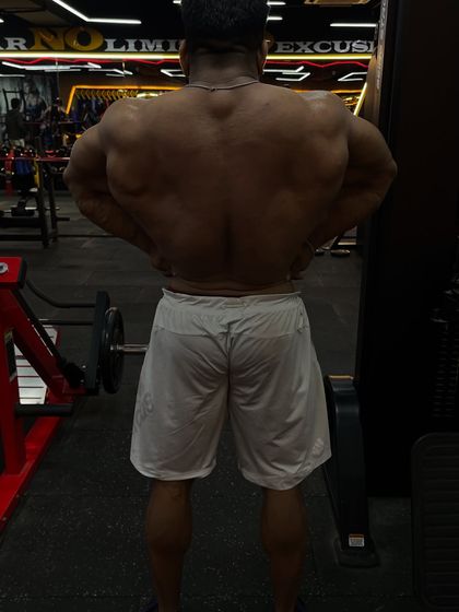 A back lat spread. When they say you can't, do it twice and take pictures.