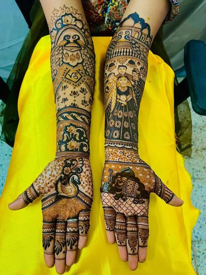 This intricate design features a full family portrait on one arm and a majestic peacock on the other. It’s a perfect blend of personal storytelling and traditional artistry.