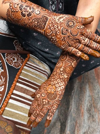 Mehendi Art by Nishat - Mehndi (Henna) Artistry Elegant Henna for Guests & Parties photo 28