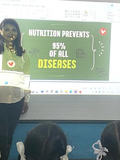 Presenting a powerful fact: proper nutrition can prevent the vast majority of diseases. This is a central message in my talks, highlighting the preventative power of a good diet.