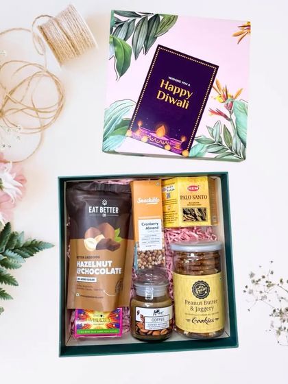 Another variation of my hamper starting at Rs.799. This one includes hazelnut chocolate, cranberry almond snacks, peanut butter and jaggery cookies, and a jar of palo santo incense for a unique, aromatic touch.