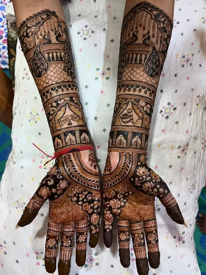 Another shot of the same bridal mehendi, showing the rich color and detail. The design is a perfect example of classic bridal henna.