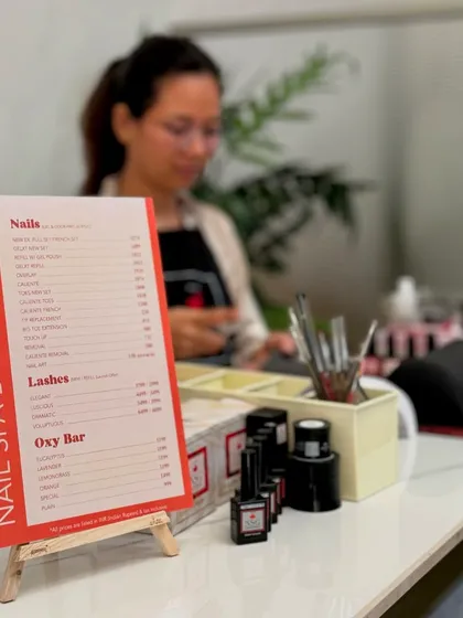 You can find our Oxy Bar listed right on our service menu, alongside our signature nail and lash treatments. We offer sessions with different aromatic essences like Lavender, Eucalyptus, and Lemon to suit your mood.