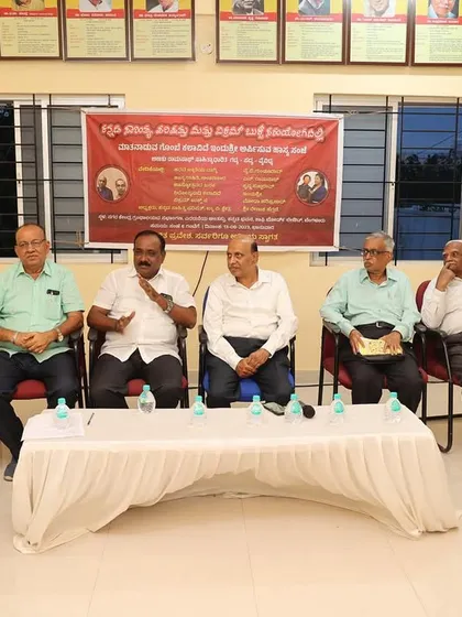 Another shot from the Kannada Sahitya Parishath event. The audience was a wonderful mix of literature lovers and comedy enthusiasts.