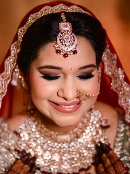 Classic Red & Maroon Bridal Looks photo 34