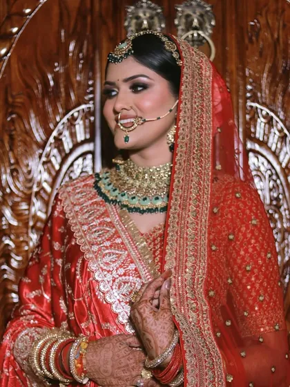 Confidence and grace. This bride's look is a testament to how the right makeup can enhance your natural beauty and make you feel ready to own your big day.