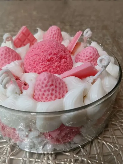 A slightly different angle of the large ice cream bowl candle.