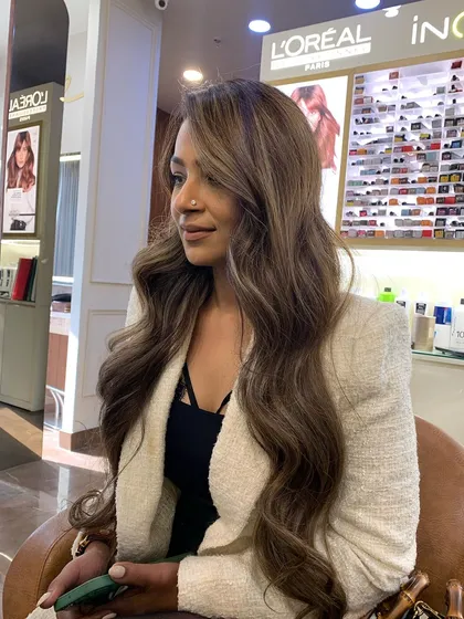 One of the hottest ash brown hair color styles. This look is super trending in India and is perfect for a chic makeover.