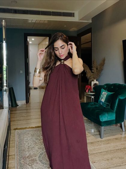 Playing with my hair in my Rakhi outfit. The flowy silhouette of this dress makes it incredibly easy to wear all day long.