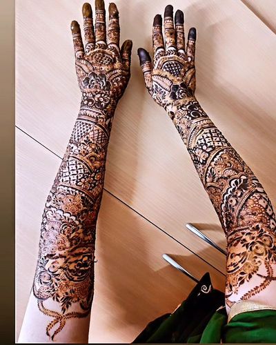 Mehndi Artist Services