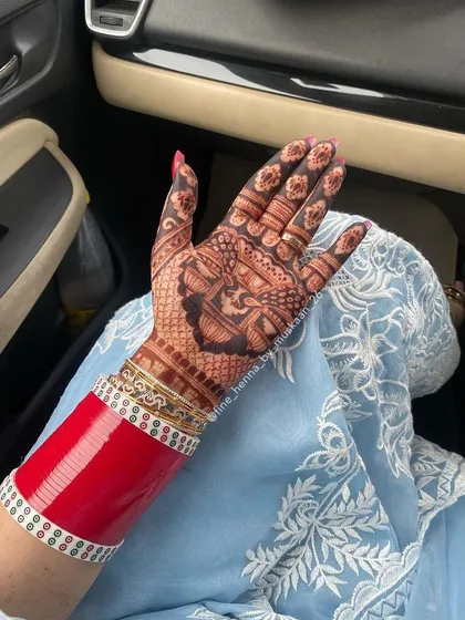 The color of mehndi. A beautiful stain on a traditional design.