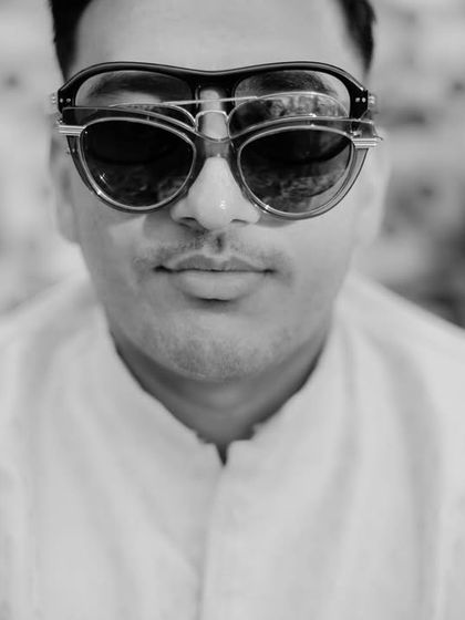 A guest's quirky and funny portrait. I'm always looking for these humorous, candid moments that show the personality of the wedding guests.