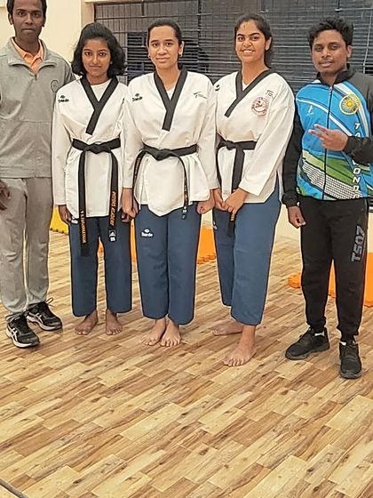 Standing with our skilled female athletes and fellow coaches. Together, we guided Team Karnataka to win 8 gold and 4 bronze medals at the Junior Nationals.